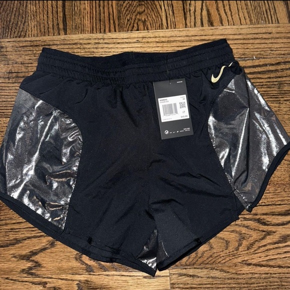 nike shorts - Picture 1 of 3